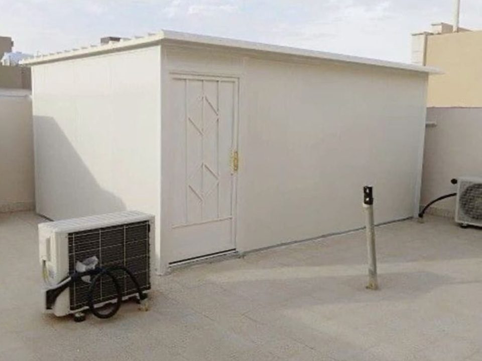 ملاحق ساندوتش بانل